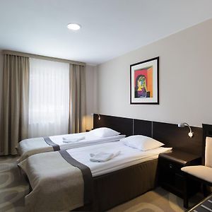 Zimmer mit zwei Einzelbetten